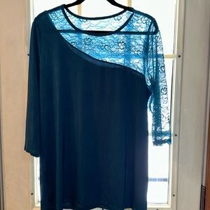 Super soft by torrid size 2, teal blue, long sleeve, one lace sleeve T
